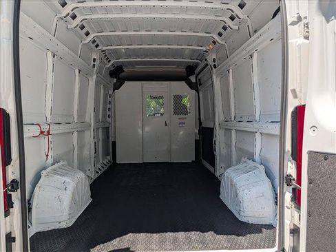 Used 2023 RAM ProMaster 2500 w/ Convenience Group FWD image 17