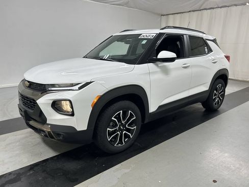 Certified 2023 Chevrolet TrailBlazer ACTIV w/ Convenience Package AWD/4WD image 5