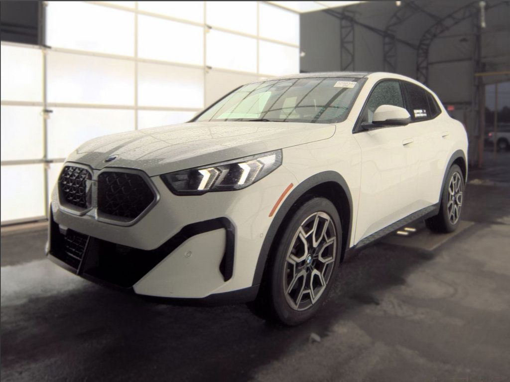 Used 2025 BMW X2 xDrive28i AWD/4WD image 4