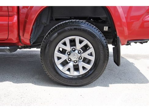 Used 2019 Toyota Tacoma SR5 RWD image 31