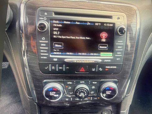 Used 2016 Buick Enclave Leather FWD image 10
