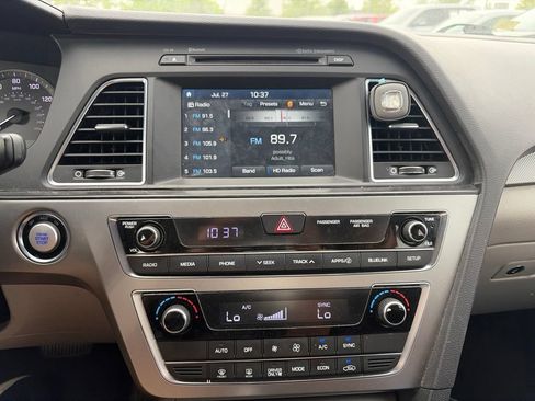 Used 2017 Hyundai Sonata SE FWD image 11
