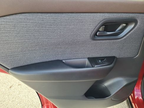 Certified 2023 Nissan Rogue S FWD image 16