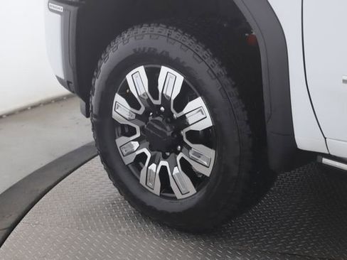 Used 2026 GMC Sierra 2500 Denali w/ Denali Reserve Package AWD/4WD image 13