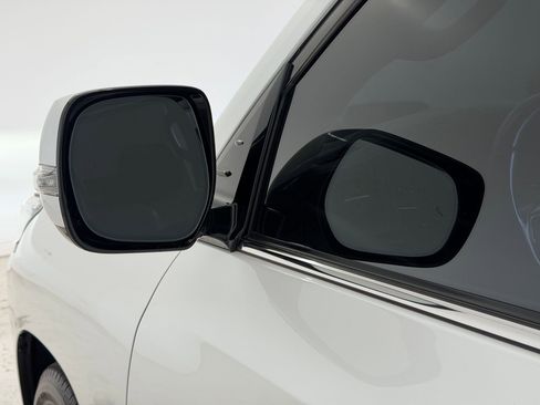 Used 2020 Lexus LX 570 4WD w/ Luxury Package image 25