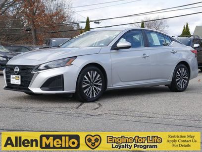 Used 2023 Nissan Altima 2.5 SV