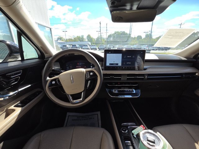 Used 2024 Lincoln Corsair AWD w/ Equipment Group 101A image 15