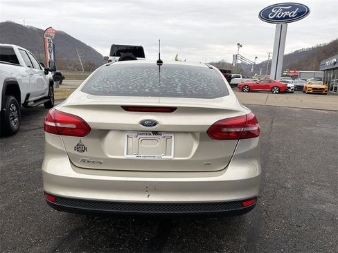 Used 2018 Ford Focus SE w/ Cold Weather Package image 5