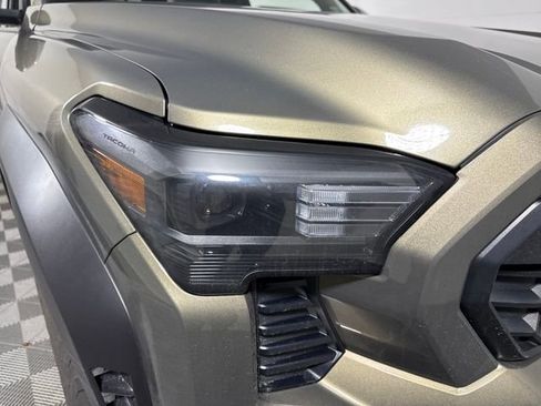 Used 2024 Toyota Tacoma TRD Off-Road w/ TRD Off Road Premium Package image 12