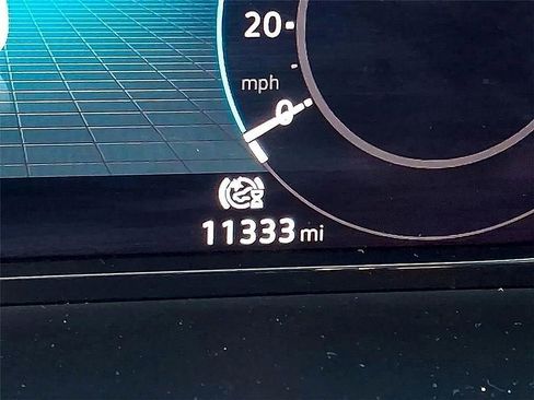 Used 2025 Volkswagen Atlas SE image 21