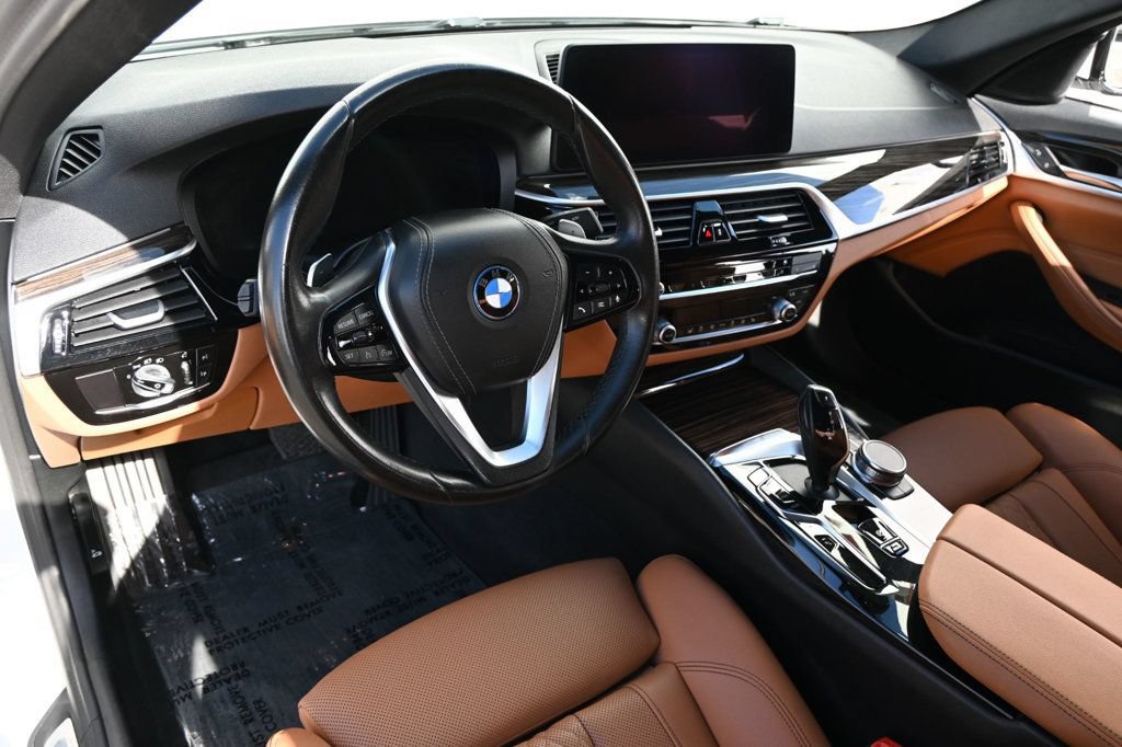 Used 2023 BMW 530e w/ Convenience Package RWD image 9