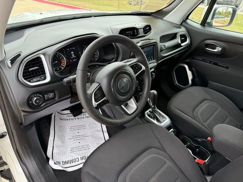 Used 2019 Jeep Renegade Latitude image 12