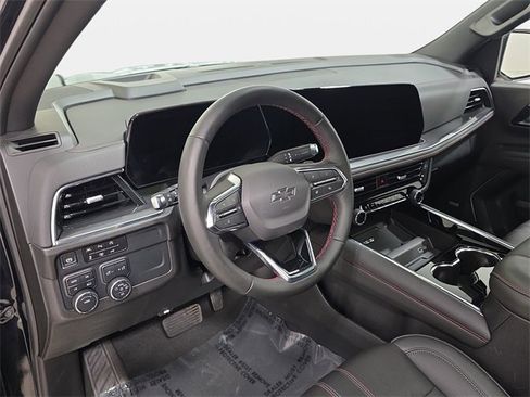 Used 2025 Chevrolet Suburban RST w/ Comfort Package image 16