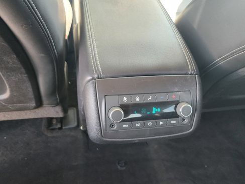 Used 2017 Chevrolet Traverse LT FWD image 7
