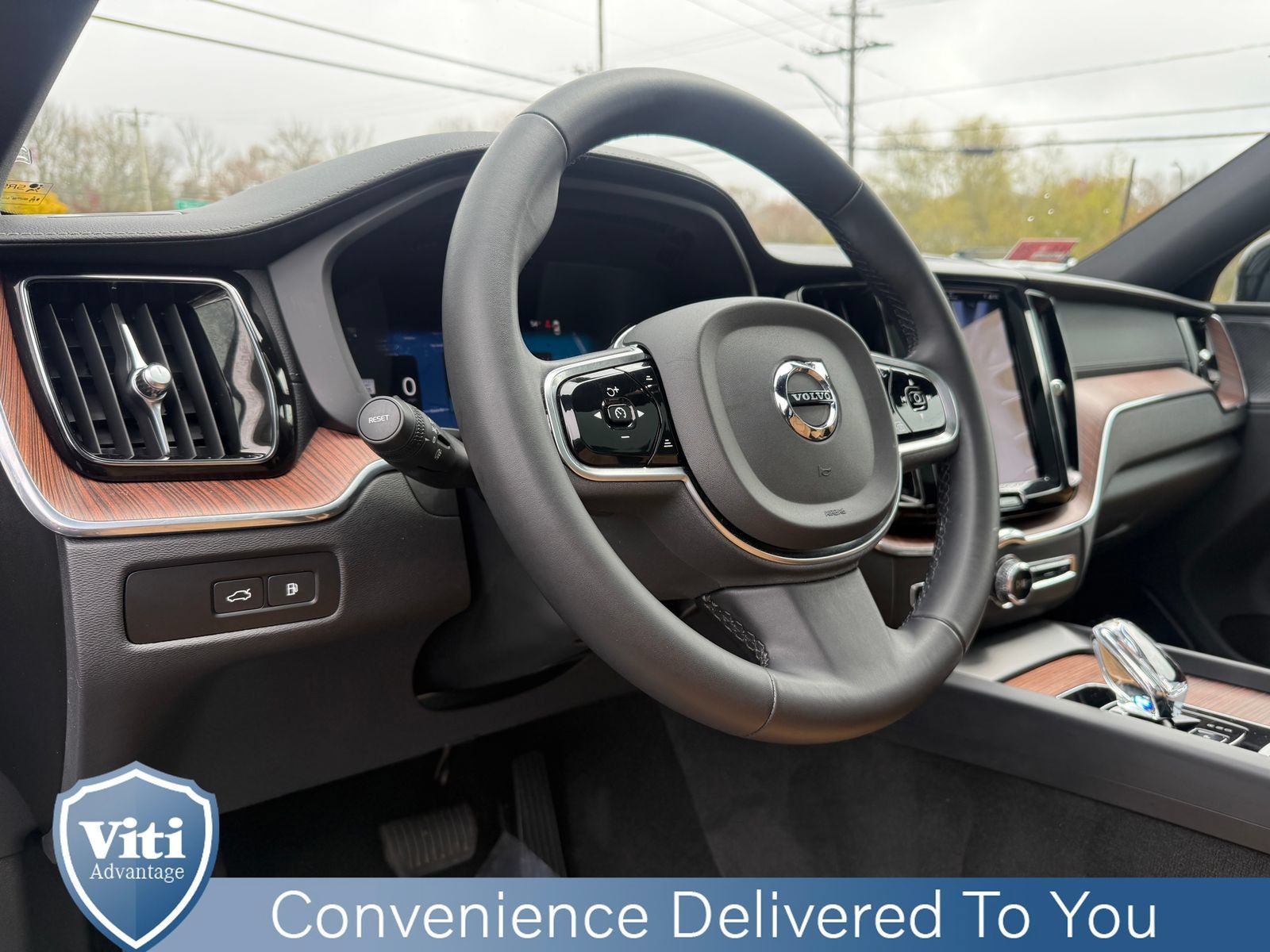 Certified 2024 Volvo XC60 T8 Ultimate AWD/4WD image 17