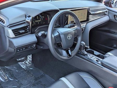 Used 2025 Toyota Camry SE image 10