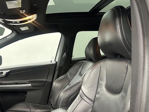 Used 2017 Volvo XC60 T6 R-Design w/ Climate Package image 13