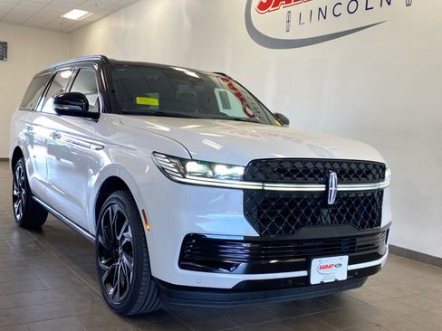 New 2026 Lincoln Navigator Black Label AWD/4WD image 9