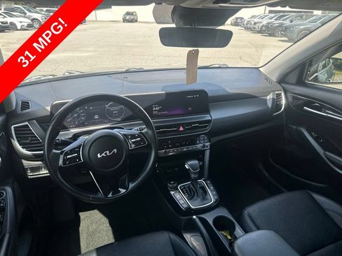 Used 2024 Kia Seltos EX AWD/4WD image 11