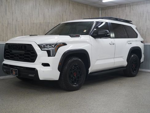 Used 2025 Toyota Sequoia TRD Pro AWD/4WD image 4