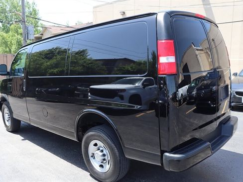 Used 2021 Chevrolet Express 2500 w/ Driver Convenience Package RWD image 5
