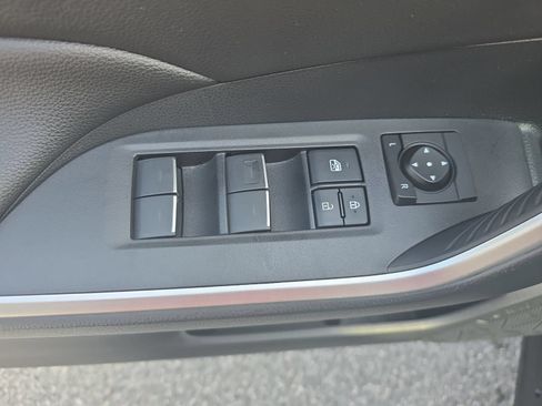 Used 2022 Toyota RAV4 SE w/ Convenience Package AWD/4WD image 29