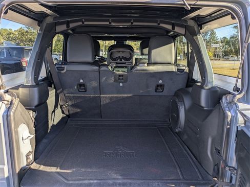 Used 2024 Jeep Wrangler Unlimited Rubicon image 15