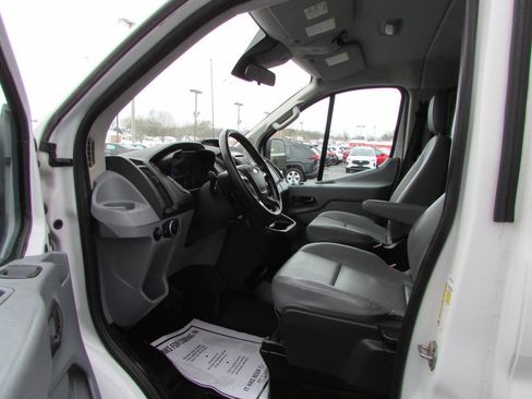 Used 2016 Ford Transit 350 XL image 6