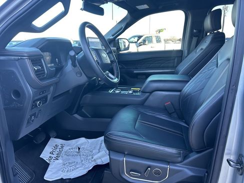 Used 2024 Ford Expedition Max Platinum image 25
