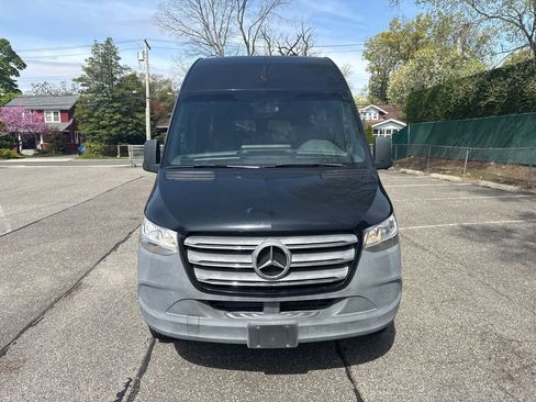 Used 2020 Mercedes-Benz Sprinter 2500 image 11