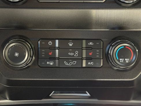 Used 2019 Ford F150 XLT w/ Equipment Group 302A Luxury AWD/4WD image 17