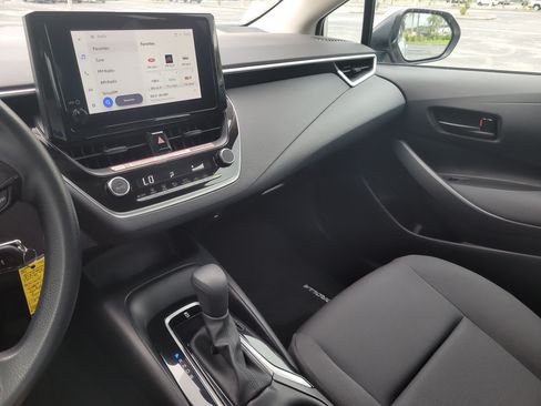 Used 2025 Toyota Corolla LE FWD image 20