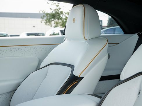 New 2025 Rolls-Royce Spectre Black Badge image 25