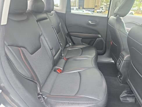 Used 2021 Jeep Compass Trailhawk image 12