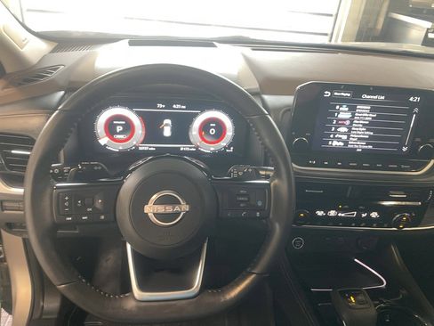 Used 2022 Nissan Rogue Platinum w/ Head-Up Display Package image 16