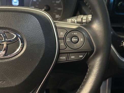 Used 2023 Toyota Corolla Cross LE AWD/4WD image 11