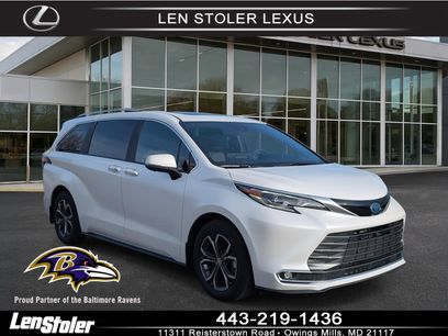 Used 2025 Toyota Sienna Platinum