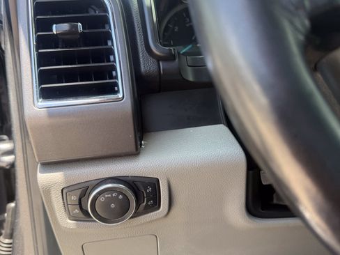 Used 2015 Ford F150 XLT AWD/4WD image 17