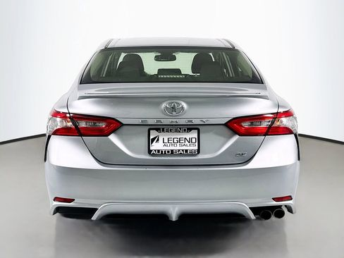 Used 2018 Toyota Camry SE w/ Moonroof Package image 8