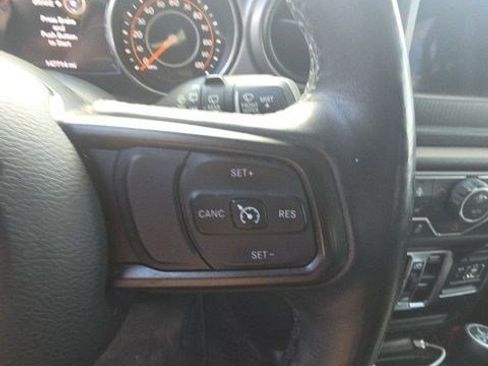 Used 2018 Jeep Wrangler Unlimited Sport S AWD/4WD image 9