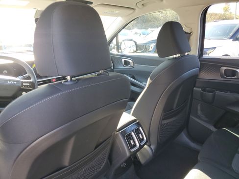 New 2026 Kia Sorento LX image 10