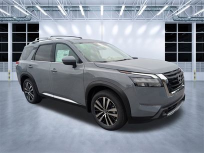 New 2025 Nissan Pathfinder Platinum w/ Cargo Package