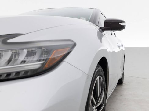 Used 2020 Nissan Maxima 3.5 SV w/ Floor Mat Group FWD image 12
