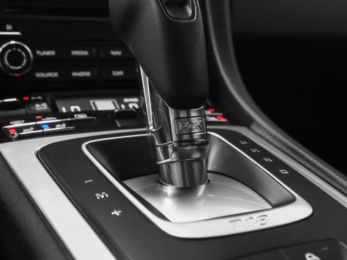 Certified 2022 Porsche 718 Cayman RWD image 38