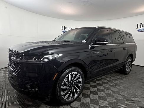 New 2026 Lincoln Navigator L Black Label AWD/4WD image 2