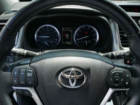 Certified 2019 Toyota Highlander XLE AWD/4WD image 22