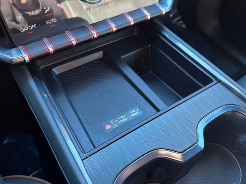 Used 2024 GMC Acadia AT4 w/ Luxury Package image 22