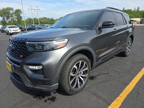 Used 2020 Ford Explorer ST w/ Premium Technology Package image 3