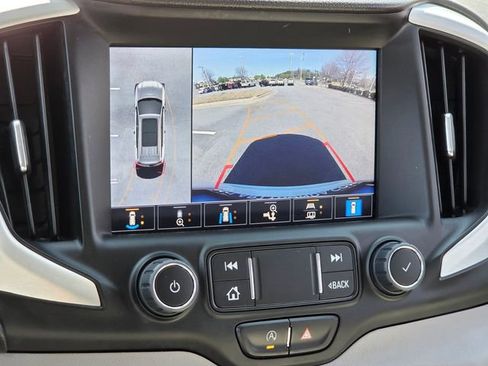 Used 2023 GMC Terrain SLT w/ Tech Package image 24