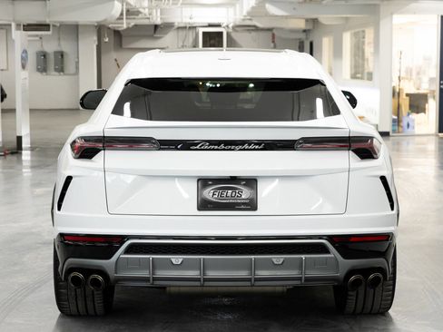 Used 2021 Lamborghini Urus image 9